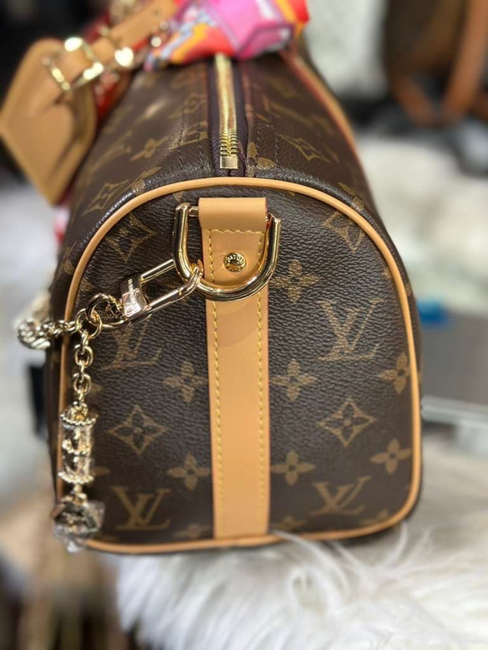 Louis Vuitton Brown Monogram Barrel Bag with Pink Scarf Detail (Master Clone) - Picture 10 of 10